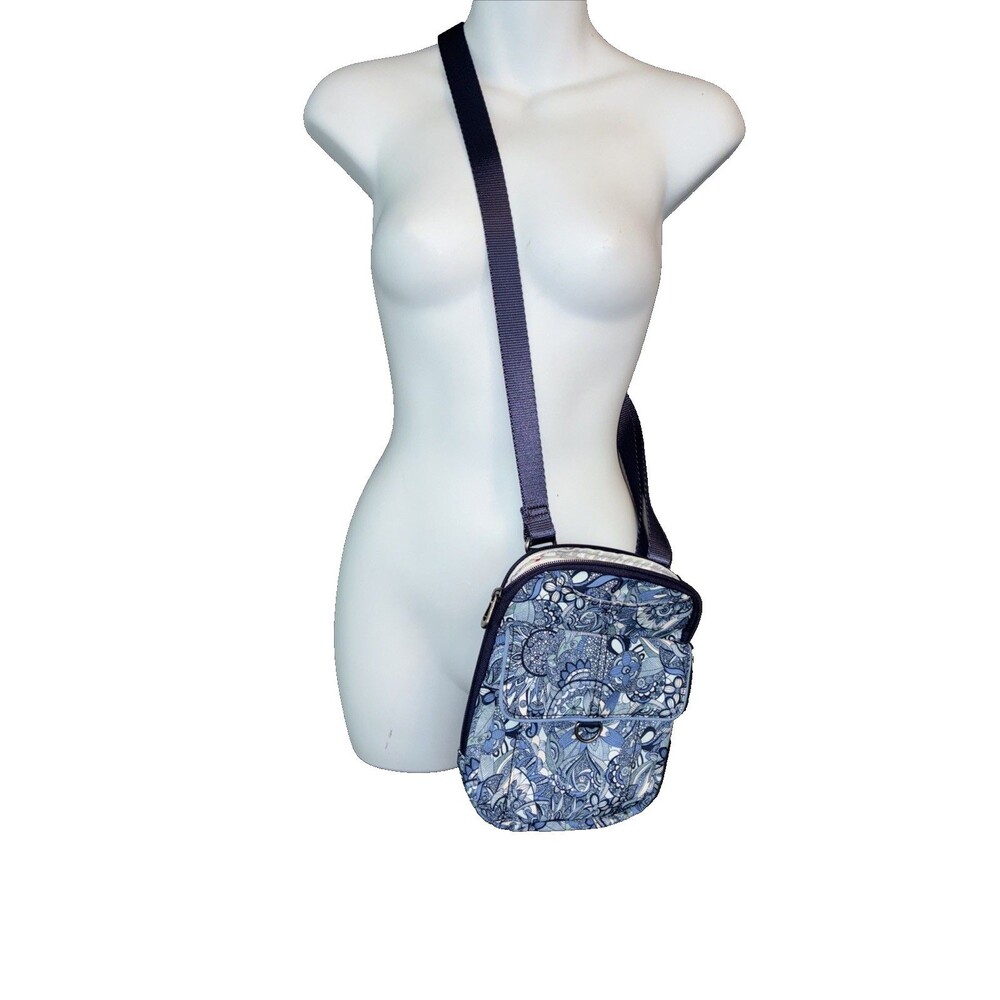 Sakroots Wynnie Blue Aqua Floral Crossbody Bag Purse Small Artist Circle Pockets